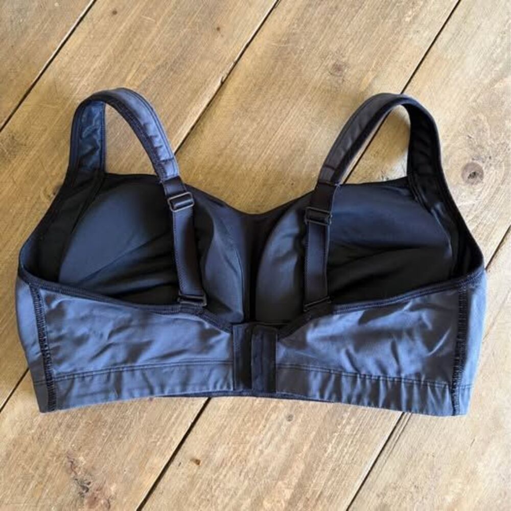 Lululemon - Picture 2 of 3